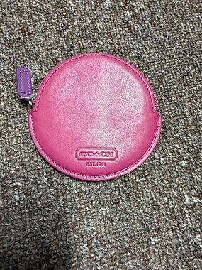 Vintage Y2K Coach polished round PINK Fuchsia and purple Coin Purse 7808